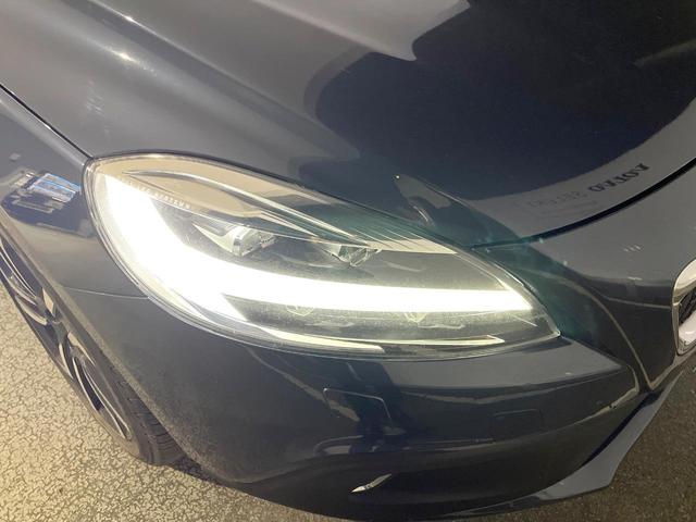 V40 クロスカントリー T5 AWD モメンタム インテリセーフ レーダークルーズ 禁煙車 シートヒーター パワーシート 純正ナビ バックカメラ Bluetooth トールハンマーLEDヘッド ブラインドスポットインフォメーション(15枚目)