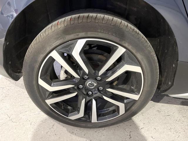 V40 クロスカントリー T5 AWD モメンタム インテリセーフ レーダークルーズ 禁煙車 シートヒーター パワーシート 純正ナビ バックカメラ Bluetooth トールハンマーLEDヘッド ブラインドスポットインフォメーション(16枚目)