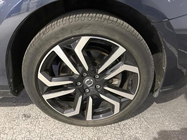 V40 クロスカントリー T5 AWD モメンタム インテリセーフ レーダークルーズ 禁煙車 シートヒーター パワーシート 純正ナビ バックカメラ Bluetooth トールハンマーLEDヘッド ブラインドスポットインフォメーション(26枚目)