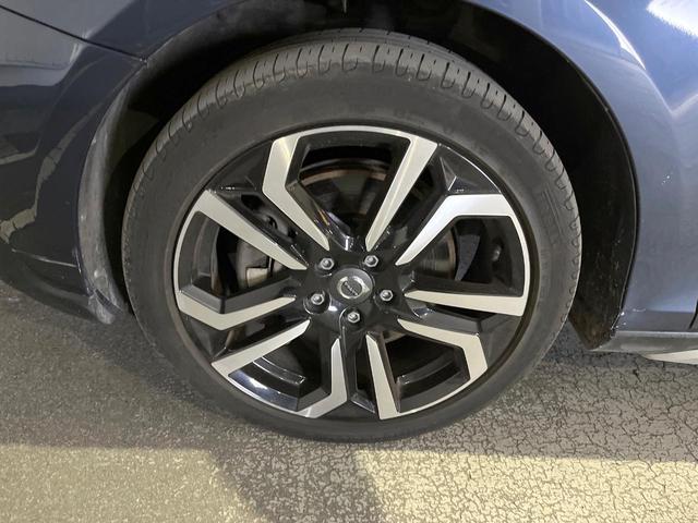 V40 クロスカントリー T5 AWD モメンタム インテリセーフ レーダークルーズ 禁煙車 シートヒーター パワーシート 純正ナビ バックカメラ Bluetooth トールハンマーLEDヘッド ブラインドスポットインフォメーション(27枚目)
