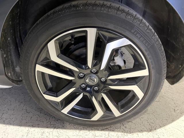V40 クロスカントリー T5 AWD モメンタム インテリセーフ レーダークルーズ 禁煙車 シートヒーター パワーシート 純正ナビ バックカメラ Bluetooth トールハンマーLEDヘッド ブラインドスポットインフォメーション(28枚目)