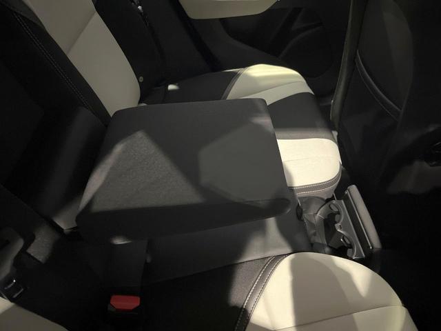 V40 クロスカントリー T5 AWD モメンタム インテリセーフ レーダークルーズ 禁煙車 シートヒーター パワーシート 純正ナビ バックカメラ Bluetooth トールハンマーLEDヘッド ブラインドスポットインフォメーション(36枚目)