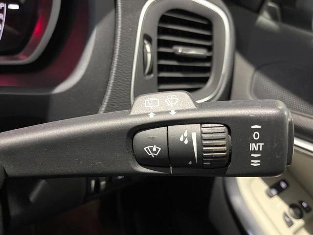 V40 クロスカントリー T5 AWD モメンタム インテリセーフ レーダークルーズ 禁煙車 シートヒーター パワーシート 純正ナビ バックカメラ Bluetooth トールハンマーLEDヘッド ブラインドスポットインフォメーション(39枚目)