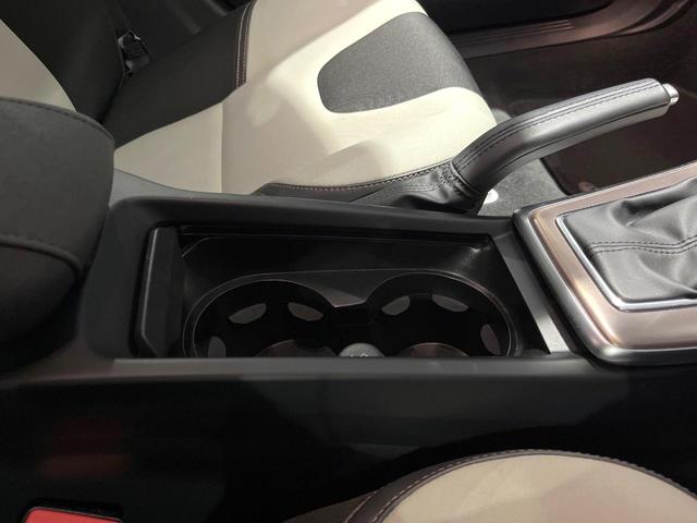 V40 クロスカントリー T5 AWD モメンタム インテリセーフ レーダークルーズ 禁煙車 シートヒーター パワーシート 純正ナビ バックカメラ Bluetooth トールハンマーLEDヘッド ブラインドスポットインフォメーション(44枚目)