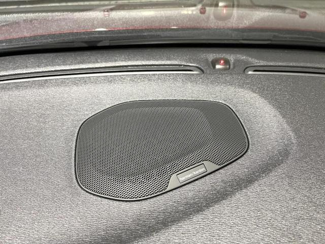 V40 D4 インスクリプション 純正ナビ 白革シート harman/kardon パイロットアシスト バックカメラ フルセグTV LEDヘッドライト ブラインドスポットインフォメーション 純正17インチアルミホイール ETC(4枚目)