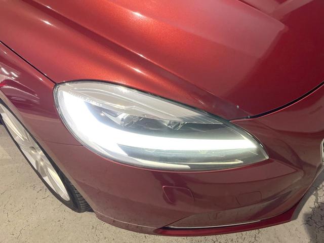 V40 D4 インスクリプション 純正ナビ 白革シート harman/kardon パイロットアシスト バックカメラ フルセグTV LEDヘッドライト ブラインドスポットインフォメーション 純正17インチアルミホイール ETC(16枚目)