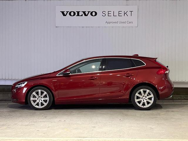 V40 D4 インスクリプション 純正ナビ 白革シート harman/kardon パイロットアシスト バックカメラ フルセグTV LEDヘッドライト ブラインドスポットインフォメーション 純正17インチアルミホイール ETC(20枚目)