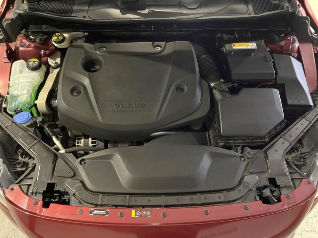 V40 D4 インスクリプション 純正ナビ 白革シート harman/kardon パイロットアシスト バックカメラ フルセグTV LEDヘッドライト ブラインドスポットインフォメーション 純正17インチアルミホイール ETC(28枚目)