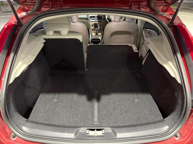 V40 D4 インスクリプション 純正ナビ 白革シート harman/kardon パイロットアシスト バックカメラ フルセグTV LEDヘッドライト ブラインドスポットインフォメーション 純正17インチアルミホイール ETC(29枚目)