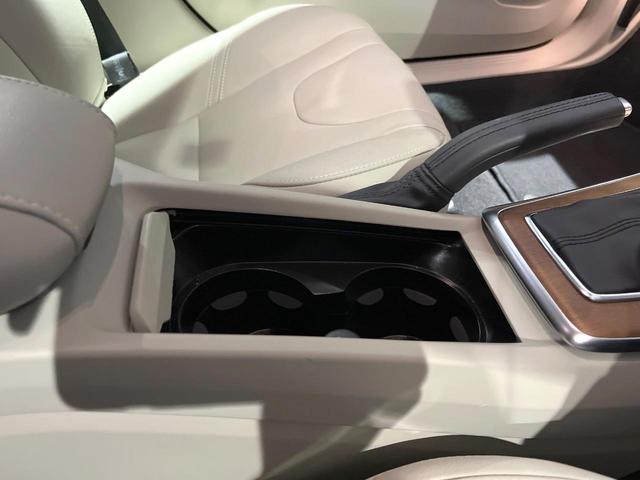 V40 D4 インスクリプション 純正ナビ 白革シート harman/kardon パイロットアシスト バックカメラ フルセグTV LEDヘッドライト ブラインドスポットインフォメーション 純正17インチアルミホイール ETC(41枚目)