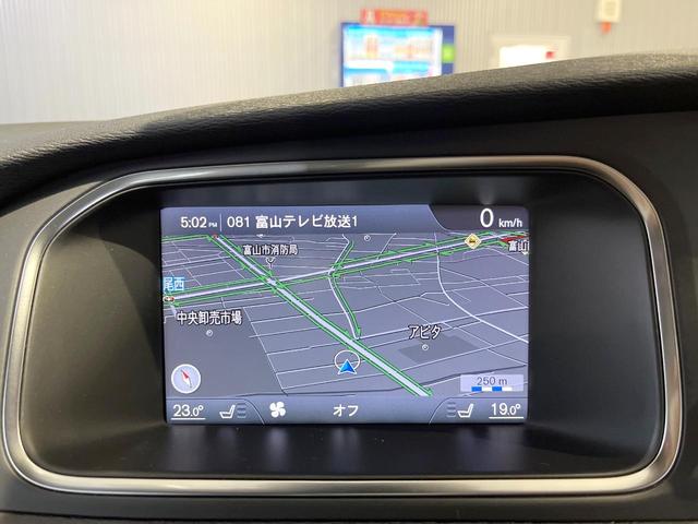 Ｖ４０ Ｔ４　スポーツ　純正ナビ　シートヒーター　パワーシート　レーダークルーズコントロール　バックカメラ　ＨＩＤヘッドライト　フルセグＴＶ　純正１７インチアルミホイール（4枚目）