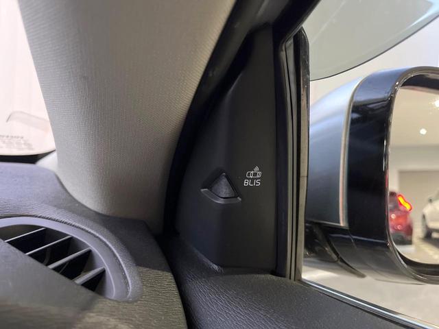 Ｖ４０ Ｔ４　スポーツ　純正ナビ　シートヒーター　パワーシート　レーダークルーズコントロール　バックカメラ　ＨＩＤヘッドライト　フルセグＴＶ　純正１７インチアルミホイール（9枚目）