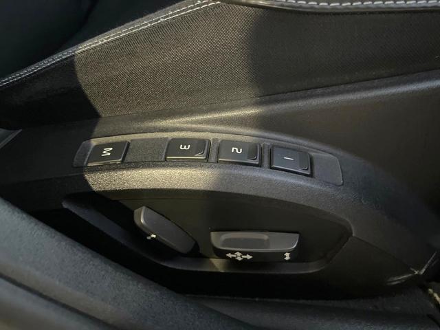 Ｖ４０ Ｔ４　スポーツ　純正ナビ　シートヒーター　パワーシート　レーダークルーズコントロール　バックカメラ　ＨＩＤヘッドライト　フルセグＴＶ　純正１７インチアルミホイール（11枚目）