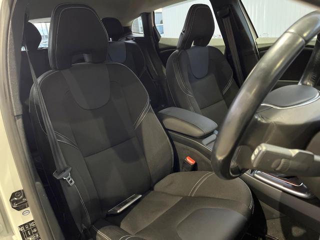 Ｖ４０ Ｔ４　スポーツ　純正ナビ　シートヒーター　パワーシート　レーダークルーズコントロール　バックカメラ　ＨＩＤヘッドライト　フルセグＴＶ　純正１７インチアルミホイール（12枚目）