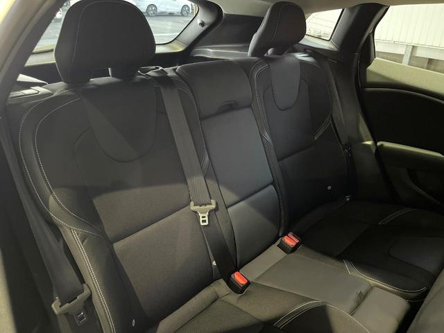 Ｖ４０ Ｔ４　スポーツ　純正ナビ　シートヒーター　パワーシート　レーダークルーズコントロール　バックカメラ　ＨＩＤヘッドライト　フルセグＴＶ　純正１７インチアルミホイール（13枚目）