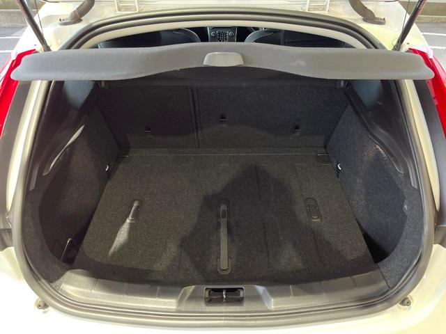 Ｖ４０ Ｔ４　スポーツ　純正ナビ　シートヒーター　パワーシート　レーダークルーズコントロール　バックカメラ　ＨＩＤヘッドライト　フルセグＴＶ　純正１７インチアルミホイール（14枚目）