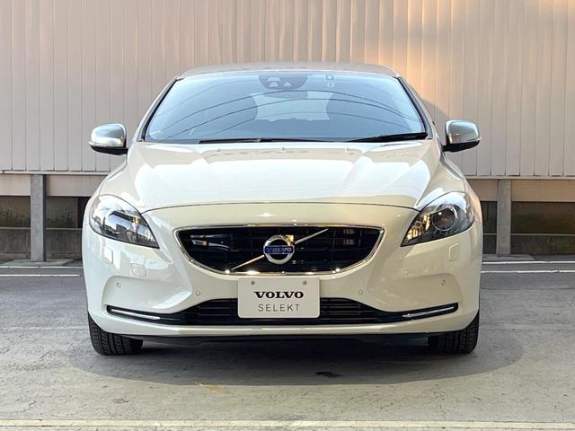 Ｖ４０ Ｔ４　スポーツ　純正ナビ　シートヒーター　パワーシート　レーダークルーズコントロール　バックカメラ　ＨＩＤヘッドライト　フルセグＴＶ　純正１７インチアルミホイール（17枚目）