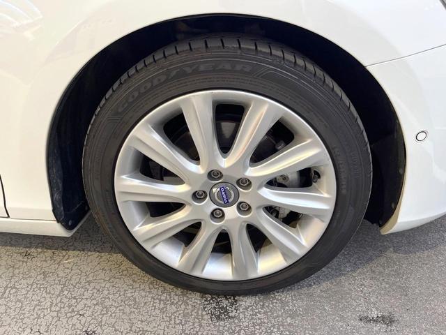 Ｖ４０ Ｔ４　スポーツ　純正ナビ　シートヒーター　パワーシート　レーダークルーズコントロール　バックカメラ　ＨＩＤヘッドライト　フルセグＴＶ　純正１７インチアルミホイール（25枚目）