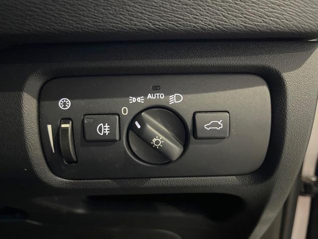 Ｖ４０ Ｔ４　スポーツ　純正ナビ　シートヒーター　パワーシート　レーダークルーズコントロール　バックカメラ　ＨＩＤヘッドライト　フルセグＴＶ　純正１７インチアルミホイール（37枚目）