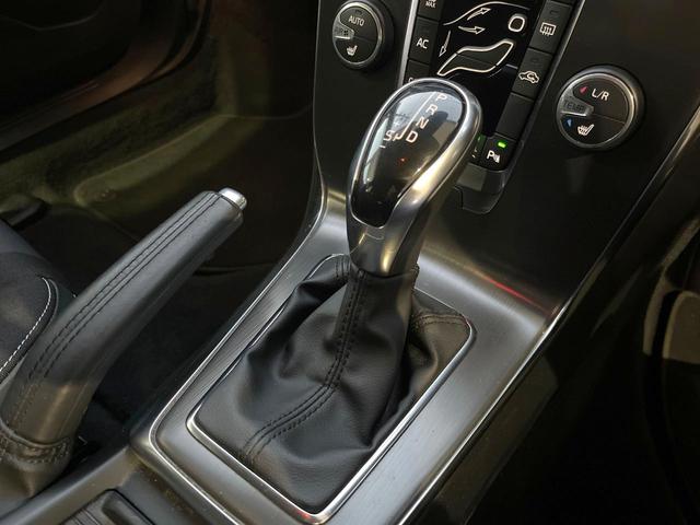 Ｖ４０ Ｔ４　スポーツ　純正ナビ　シートヒーター　パワーシート　レーダークルーズコントロール　バックカメラ　ＨＩＤヘッドライト　フルセグＴＶ　純正１７インチアルミホイール（42枚目）