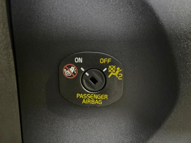 Ｖ４０ Ｔ４　スポーツ　純正ナビ　シートヒーター　パワーシート　レーダークルーズコントロール　バックカメラ　ＨＩＤヘッドライト　フルセグＴＶ　純正１７インチアルミホイール（50枚目）