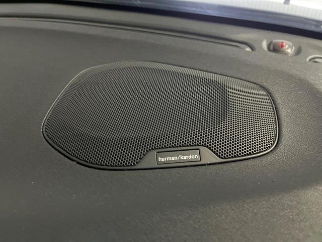 Ｖ４０ クロスカントリー　Ｔ５　ＡＷＤ　サマム　白革シート　ｈａｒｍａｎ／ｋａｒｄｏｎ　衝突被害軽減ブレーキ　レーダークルーズ　純正ナビ　全席シートヒーター　前席パワーシート　純正１８インチアルミ　バックカメラ　Ｂｌｕｅｔｏｏｔｈ（5枚目）