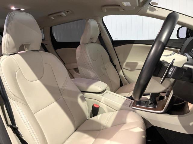 Ｖ４０ クロスカントリー　Ｔ５　ＡＷＤ　サマム　白革シート　ｈａｒｍａｎ／ｋａｒｄｏｎ　衝突被害軽減ブレーキ　レーダークルーズ　純正ナビ　全席シートヒーター　前席パワーシート　純正１８インチアルミ　バックカメラ　Ｂｌｕｅｔｏｏｔｈ（14枚目）