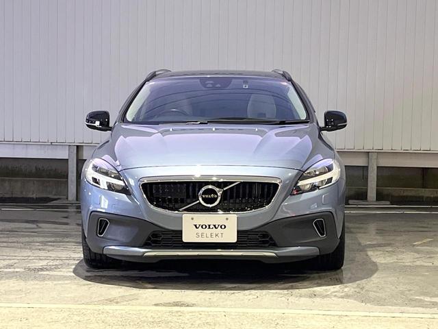 Ｖ４０ クロスカントリー　Ｔ５　ＡＷＤ　サマム　白革シート　ｈａｒｍａｎ／ｋａｒｄｏｎ　衝突被害軽減ブレーキ　レーダークルーズ　純正ナビ　全席シートヒーター　前席パワーシート　純正１８インチアルミ　バックカメラ　Ｂｌｕｅｔｏｏｔｈ（20枚目）