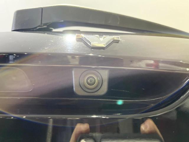 Ｖ４０ クロスカントリー　Ｔ５　ＡＷＤ　サマム　白革シート　ｈａｒｍａｎ／ｋａｒｄｏｎ　衝突被害軽減ブレーキ　レーダークルーズ　純正ナビ　全席シートヒーター　前席パワーシート　純正１８インチアルミ　バックカメラ　Ｂｌｕｅｔｏｏｔｈ（41枚目）