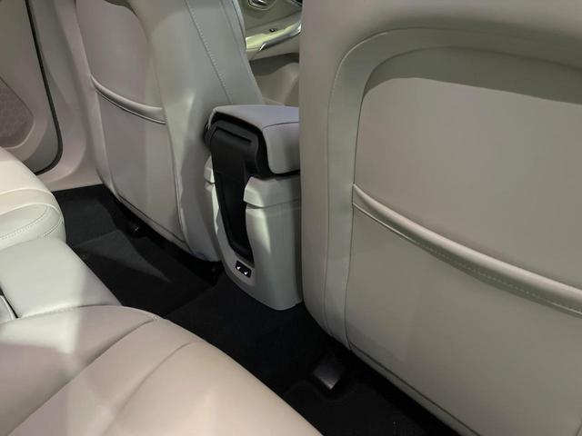 Ｖ４０ クロスカントリー　Ｔ５　ＡＷＤ　サマム　白革シート　ｈａｒｍａｎ／ｋａｒｄｏｎ　衝突被害軽減ブレーキ　レーダークルーズ　純正ナビ　全席シートヒーター　前席パワーシート　純正１８インチアルミ　バックカメラ　Ｂｌｕｅｔｏｏｔｈ（49枚目）