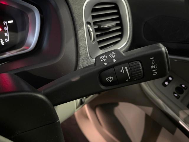Ｖ４０ クロスカントリー　Ｔ５　ＡＷＤ　サマム　白革シート　ｈａｒｍａｎ／ｋａｒｄｏｎ　衝突被害軽減ブレーキ　レーダークルーズ　純正ナビ　全席シートヒーター　前席パワーシート　純正１８インチアルミ　バックカメラ　Ｂｌｕｅｔｏｏｔｈ（55枚目）