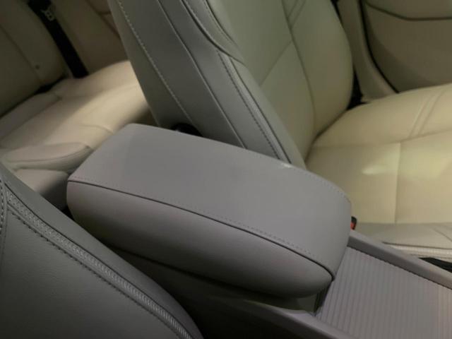 Ｖ４０ クロスカントリー　Ｔ５　ＡＷＤ　サマム　白革シート　ｈａｒｍａｎ／ｋａｒｄｏｎ　衝突被害軽減ブレーキ　レーダークルーズ　純正ナビ　全席シートヒーター　前席パワーシート　純正１８インチアルミ　バックカメラ　Ｂｌｕｅｔｏｏｔｈ（62枚目）