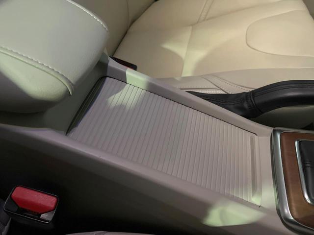 Ｖ４０ クロスカントリー　Ｔ５　ＡＷＤ　サマム　白革シート　ｈａｒｍａｎ／ｋａｒｄｏｎ　衝突被害軽減ブレーキ　レーダークルーズ　純正ナビ　全席シートヒーター　前席パワーシート　純正１８インチアルミ　バックカメラ　Ｂｌｕｅｔｏｏｔｈ（64枚目）