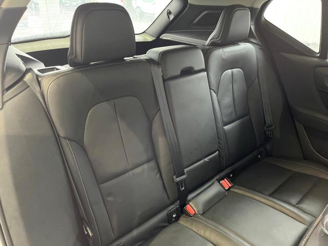 ＸＣ４０ Ｔ４　ＡＷＤ　インスクリプション　黒革シート　ｈａｒｍａｎ／ｋａｒｄｏｎプレミアムサウンド　衝突被害軽減ブレーキ　３６０°ビューカメラ　パイロットアシスト　純正９インチナビ　全席シートヒーター　メモリー機能付パワーシート（14枚目）