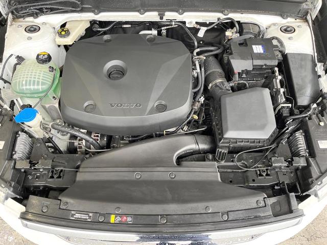 ＸＣ４０ Ｔ４　ＡＷＤ　インスクリプション　黒革シート　ｈａｒｍａｎ／ｋａｒｄｏｎプレミアムサウンド　衝突被害軽減ブレーキ　３６０°ビューカメラ　パイロットアシスト　純正９インチナビ　全席シートヒーター　メモリー機能付パワーシート（20枚目）