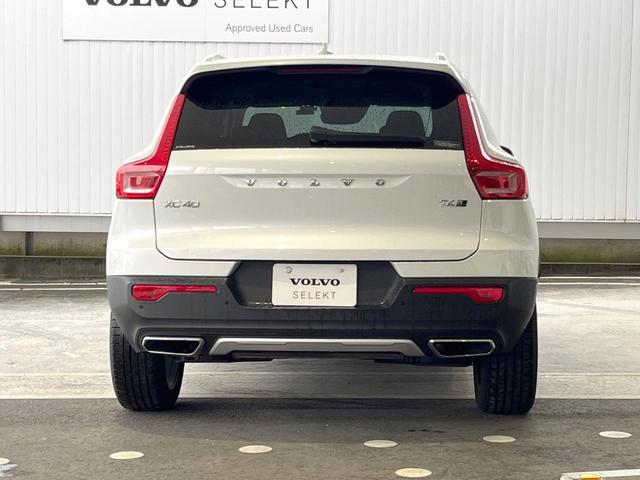 ＸＣ４０ Ｔ４　ＡＷＤ　インスクリプション　黒革シート　ｈａｒｍａｎ／ｋａｒｄｏｎプレミアムサウンド　衝突被害軽減ブレーキ　３６０°ビューカメラ　パイロットアシスト　純正９インチナビ　全席シートヒーター　メモリー機能付パワーシート（28枚目）