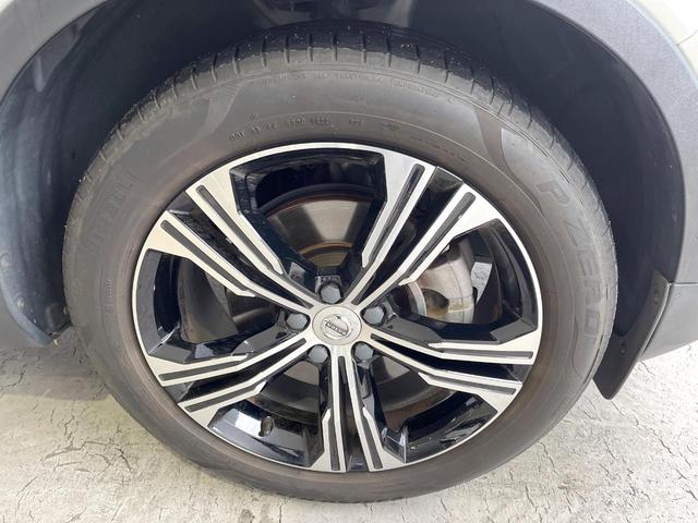 ＸＣ４０ Ｔ４　ＡＷＤ　インスクリプション　黒革シート　ｈａｒｍａｎ／ｋａｒｄｏｎプレミアムサウンド　衝突被害軽減ブレーキ　３６０°ビューカメラ　パイロットアシスト　純正９インチナビ　全席シートヒーター　メモリー機能付パワーシート（29枚目）