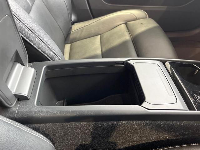 ＸＣ４０ Ｔ４　ＡＷＤ　インスクリプション　黒革シート　ｈａｒｍａｎ／ｋａｒｄｏｎプレミアムサウンド　衝突被害軽減ブレーキ　３６０°ビューカメラ　パイロットアシスト　純正９インチナビ　全席シートヒーター　メモリー機能付パワーシート（42枚目）