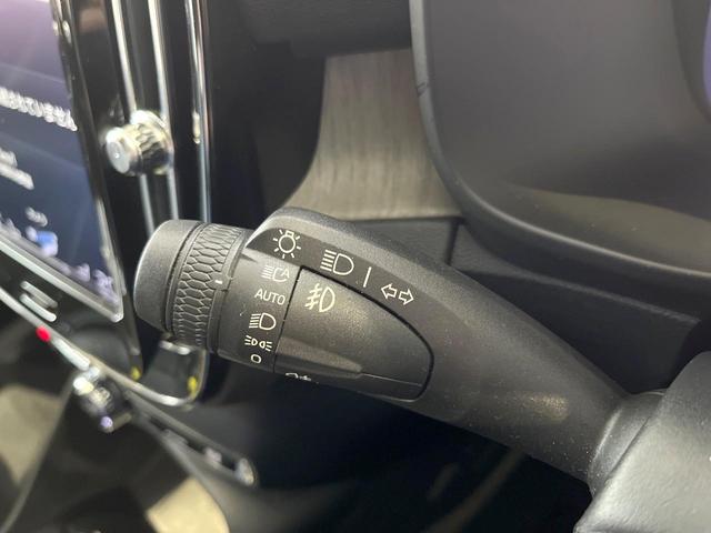 ＸＣ４０ Ｔ４　ＡＷＤ　インスクリプション　黒革シート　ｈａｒｍａｎ／ｋａｒｄｏｎプレミアムサウンド　衝突被害軽減ブレーキ　３６０°ビューカメラ　パイロットアシスト　純正９インチナビ　全席シートヒーター　メモリー機能付パワーシート（48枚目）