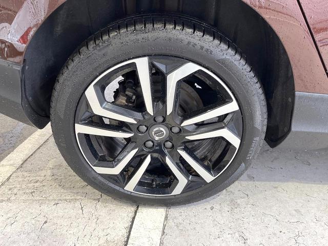 Ｖ４０ クロスカントリー　Ｔ５　ＡＷＤクラシックエディション　本革シート　ガラスルーフ　インテリセーフ　ｈａｒｍａｎ／ｋａｒｄｏｎ　純正ナビ　バックカメラ　シートヒーター　フルセグＴＶ　Ｂｌｕｅｔｏｏｔｈ　メモリーシート　パドルシフト（16枚目）