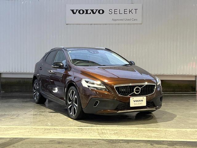 Ｖ４０ クロスカントリー　Ｔ５　ＡＷＤクラシックエディション　本革シート　ガラスルーフ　インテリセーフ　ｈａｒｍａｎ／ｋａｒｄｏｎ　純正ナビ　バックカメラ　シートヒーター　フルセグＴＶ　Ｂｌｕｅｔｏｏｔｈ　メモリーシート　パドルシフト（19枚目）