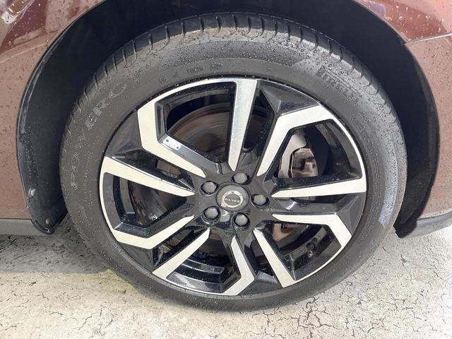 Ｖ４０ クロスカントリー　Ｔ５　ＡＷＤクラシックエディション　本革シート　ガラスルーフ　インテリセーフ　ｈａｒｍａｎ／ｋａｒｄｏｎ　純正ナビ　バックカメラ　シートヒーター　フルセグＴＶ　Ｂｌｕｅｔｏｏｔｈ　メモリーシート　パドルシフト（26枚目）