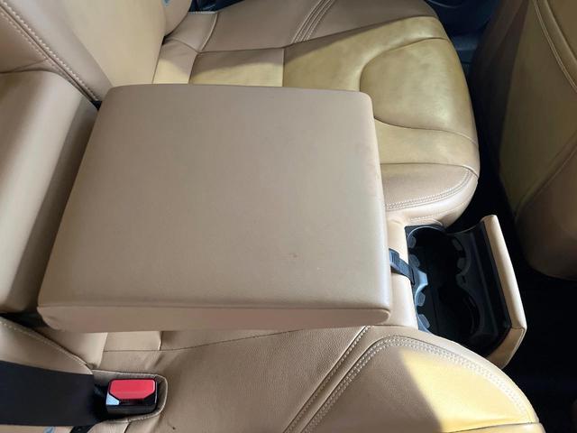 Ｖ４０ クロスカントリー　Ｔ５　ＡＷＤクラシックエディション　本革シート　ガラスルーフ　インテリセーフ　ｈａｒｍａｎ／ｋａｒｄｏｎ　純正ナビ　バックカメラ　シートヒーター　フルセグＴＶ　Ｂｌｕｅｔｏｏｔｈ　メモリーシート　パドルシフト（32枚目）