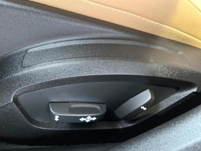 Ｖ４０ クロスカントリー　Ｔ５　ＡＷＤクラシックエディション　本革シート　ガラスルーフ　インテリセーフ　ｈａｒｍａｎ／ｋａｒｄｏｎ　純正ナビ　バックカメラ　シートヒーター　フルセグＴＶ　Ｂｌｕｅｔｏｏｔｈ　メモリーシート　パドルシフト（40枚目）