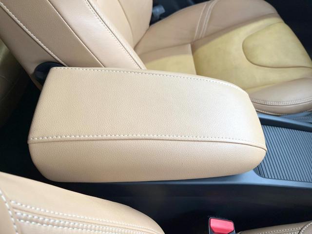 Ｖ４０ クロスカントリー　Ｔ５　ＡＷＤクラシックエディション　本革シート　ガラスルーフ　インテリセーフ　ｈａｒｍａｎ／ｋａｒｄｏｎ　純正ナビ　バックカメラ　シートヒーター　フルセグＴＶ　Ｂｌｕｅｔｏｏｔｈ　メモリーシート　パドルシフト（45枚目）