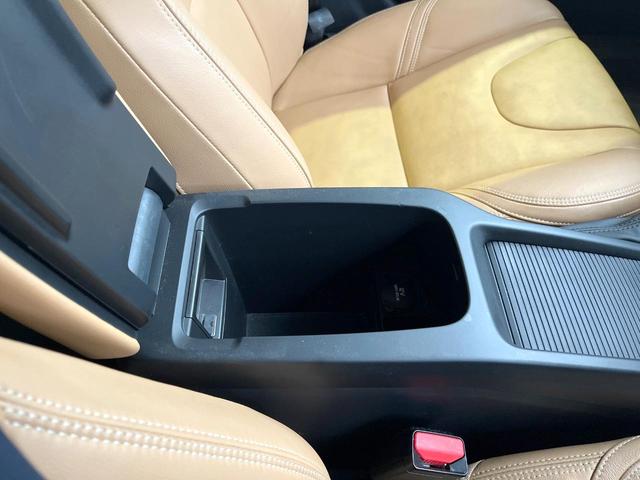 Ｖ４０ クロスカントリー　Ｔ５　ＡＷＤクラシックエディション　本革シート　ガラスルーフ　インテリセーフ　ｈａｒｍａｎ／ｋａｒｄｏｎ　純正ナビ　バックカメラ　シートヒーター　フルセグＴＶ　Ｂｌｕｅｔｏｏｔｈ　メモリーシート　パドルシフト（46枚目）