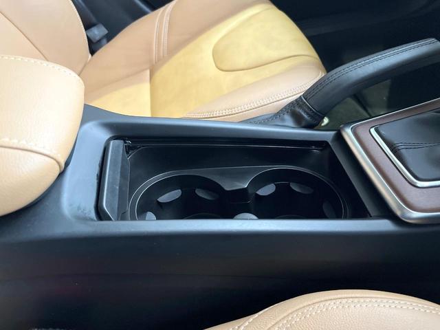 Ｖ４０ クロスカントリー　Ｔ５　ＡＷＤクラシックエディション　本革シート　ガラスルーフ　インテリセーフ　ｈａｒｍａｎ／ｋａｒｄｏｎ　純正ナビ　バックカメラ　シートヒーター　フルセグＴＶ　Ｂｌｕｅｔｏｏｔｈ　メモリーシート　パドルシフト（48枚目）
