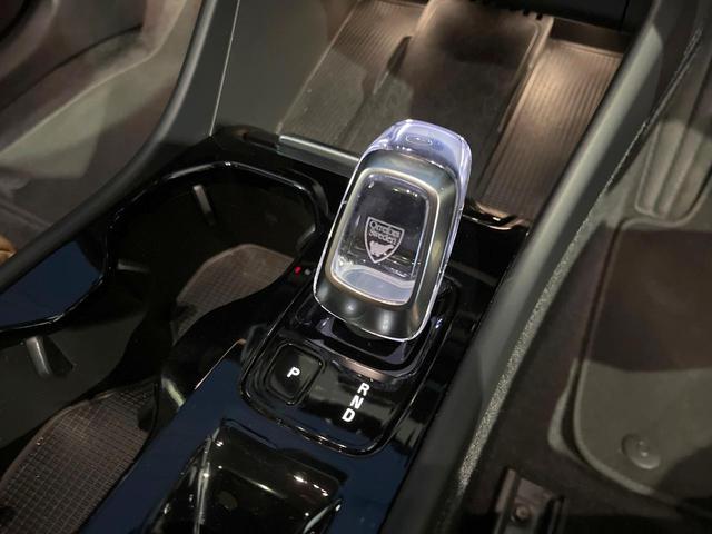 ＸＣ４０ Ｂ４　ＡＷＤ　インスクリプション　認定中古車　サンルーフ　アンバーレザーシート　ｈａｒｍａｎ／ｋａｒｄｏｎ　３６０°ビューカメラ　シートヒーター　１９インチアルミ　パイロットアシスト　レーダークルーズ　インテリセーフ　禁煙車（10枚目）