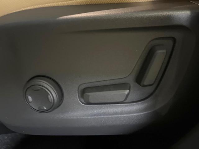 ＸＣ４０ Ｂ４　ＡＷＤ　インスクリプション　認定中古車　サンルーフ　アンバーレザーシート　ｈａｒｍａｎ／ｋａｒｄｏｎ　３６０°ビューカメラ　シートヒーター　１９インチアルミ　パイロットアシスト　レーダークルーズ　インテリセーフ　禁煙車（13枚目）