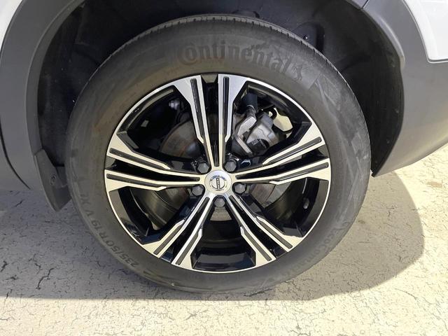 ＸＣ４０ Ｂ４　ＡＷＤ　インスクリプション　認定中古車　サンルーフ　アンバーレザーシート　ｈａｒｍａｎ／ｋａｒｄｏｎ　３６０°ビューカメラ　シートヒーター　１９インチアルミ　パイロットアシスト　レーダークルーズ　インテリセーフ　禁煙車（32枚目）